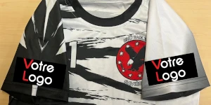 Image d'illustration Logo sur les 2 manches du maillot
